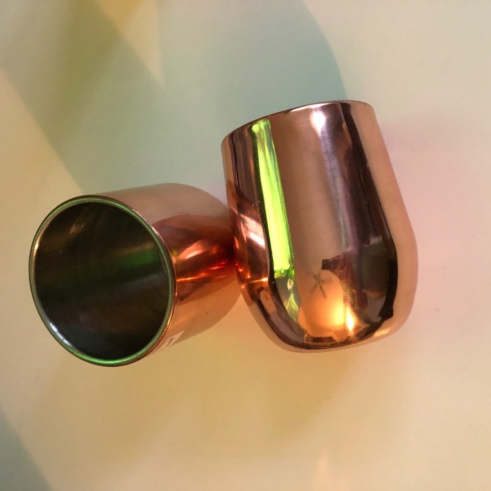 Copper cocktail shaker and two copper cups to shake your drinks up, - Picture 5 of 12